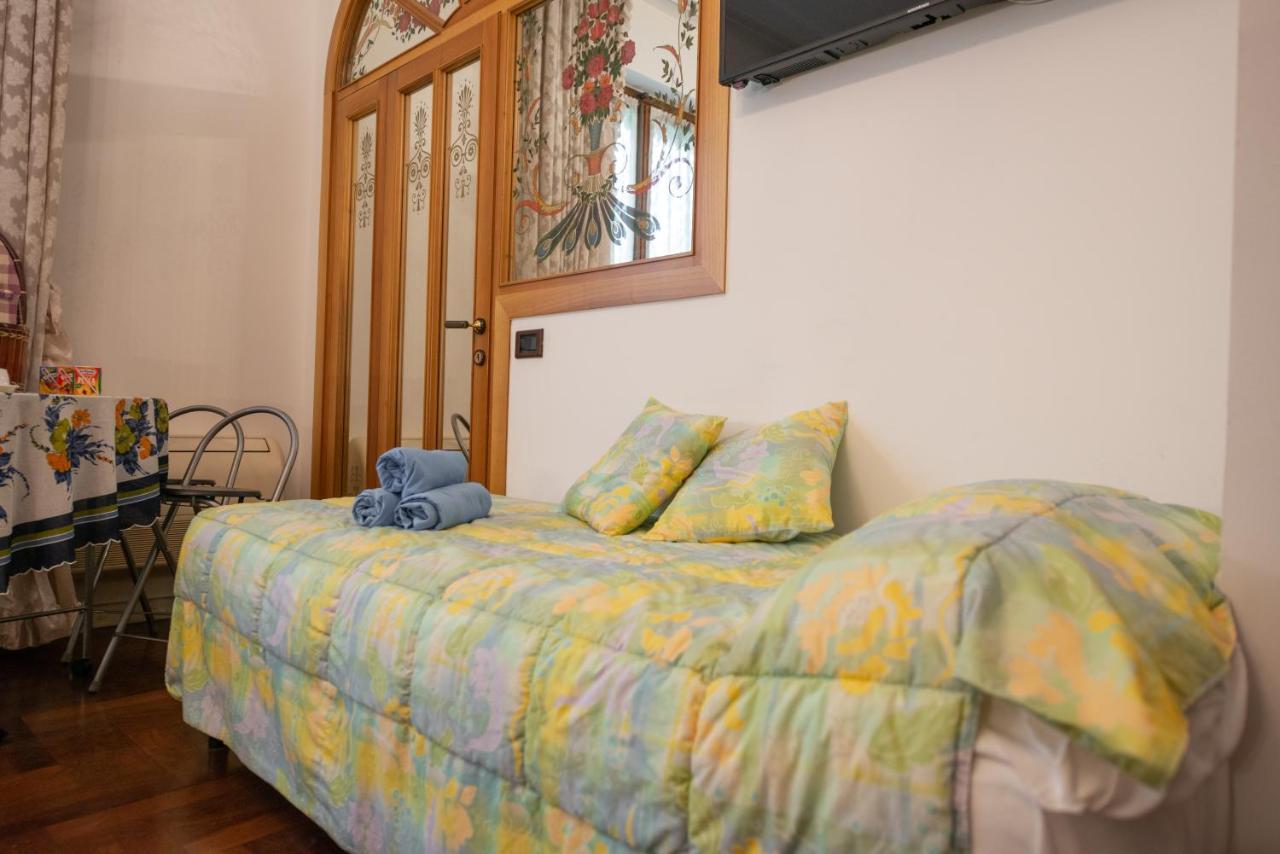 B&B Family First Capriate San Gervasio Exterior photo